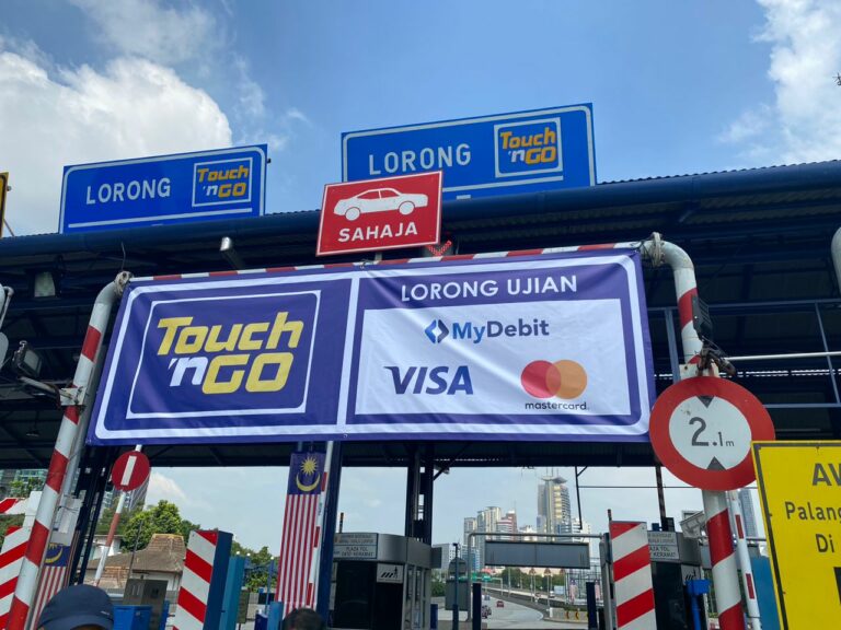 PENGGUNA LEBUHRAYA GCE AKLEH KINI BOLEH BAYAR TOL GUNA KAD BANK