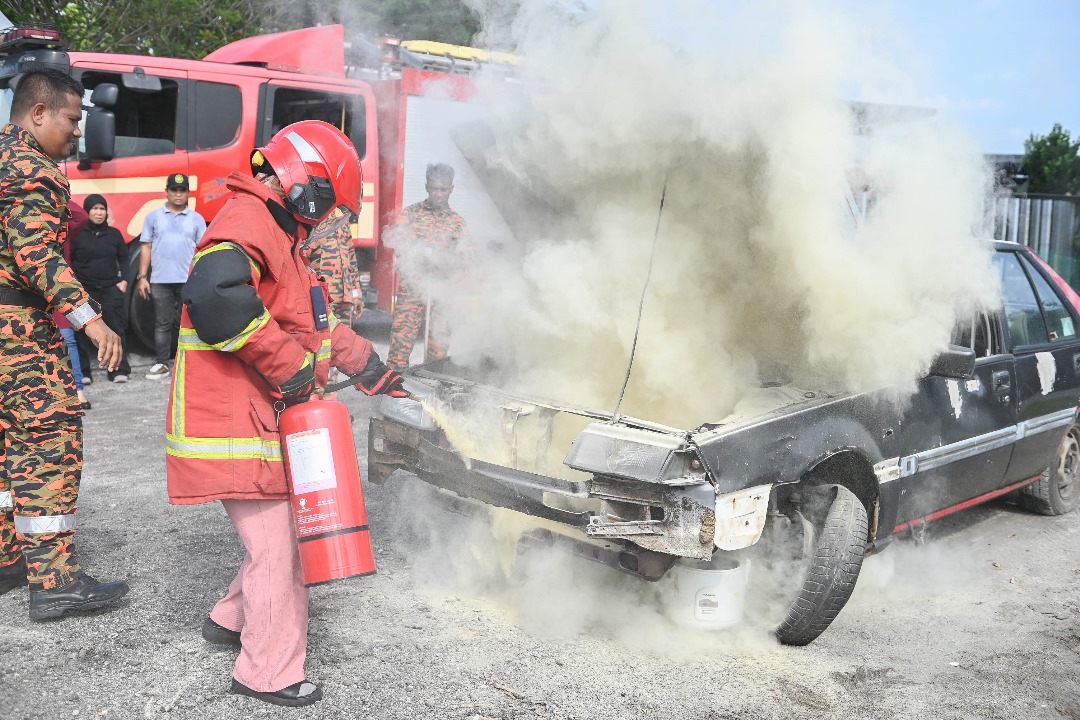 KEMPEN “1 VEHICLE, 1 EXTINGUISHER” BERMULA DENGAN JAYANYA DI GCE